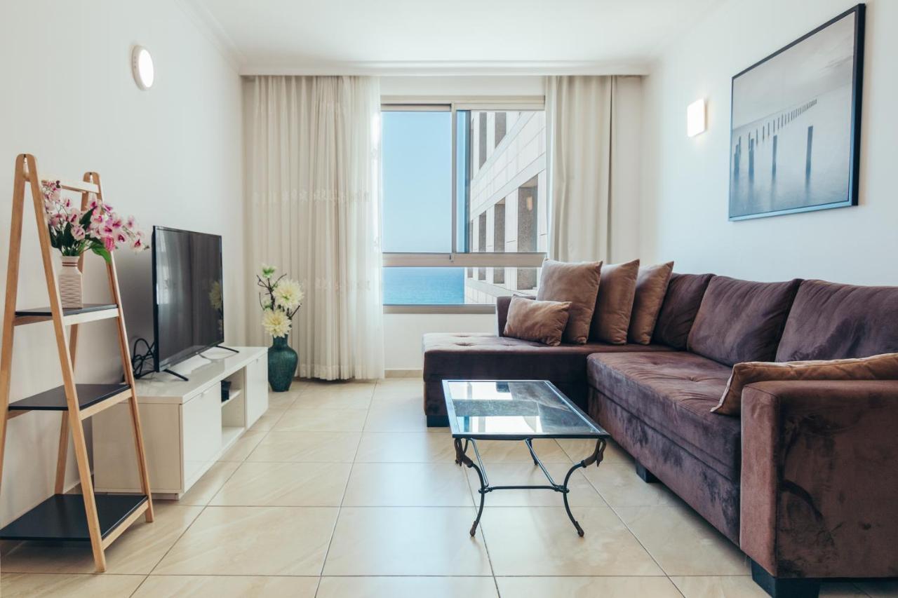 Almog Beach Apt Hotel מלון דירות אלמוג ביץ' Haifa Buitenkant foto