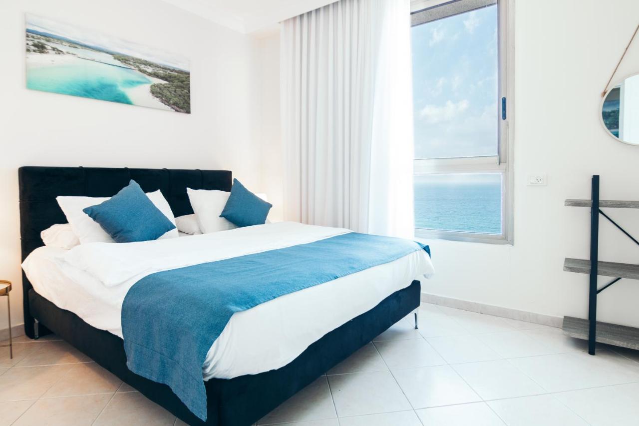 Almog Beach Apt Hotel מלון דירות אלמוג ביץ' Haifa Buitenkant foto