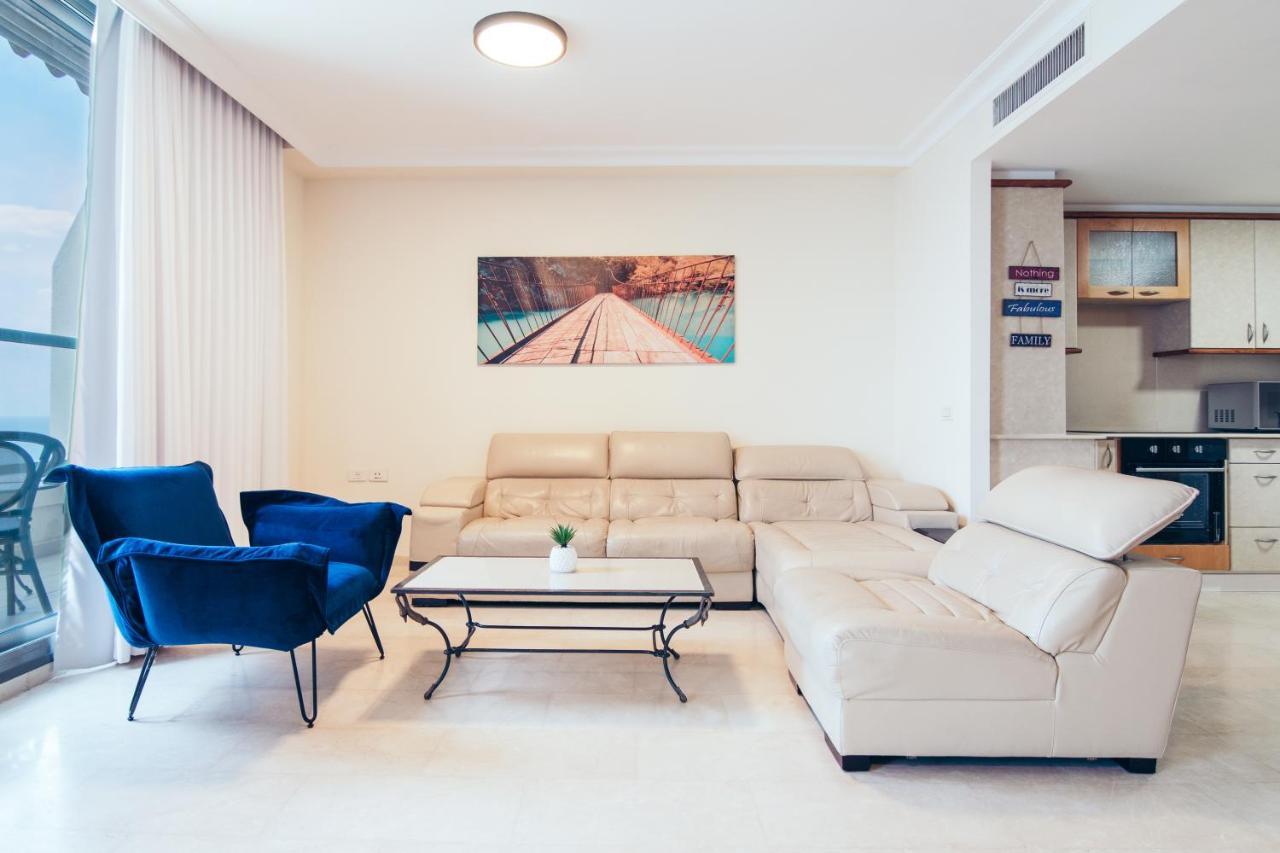 Almog Beach Apt Hotel מלון דירות אלמוג ביץ' Haifa Buitenkant foto