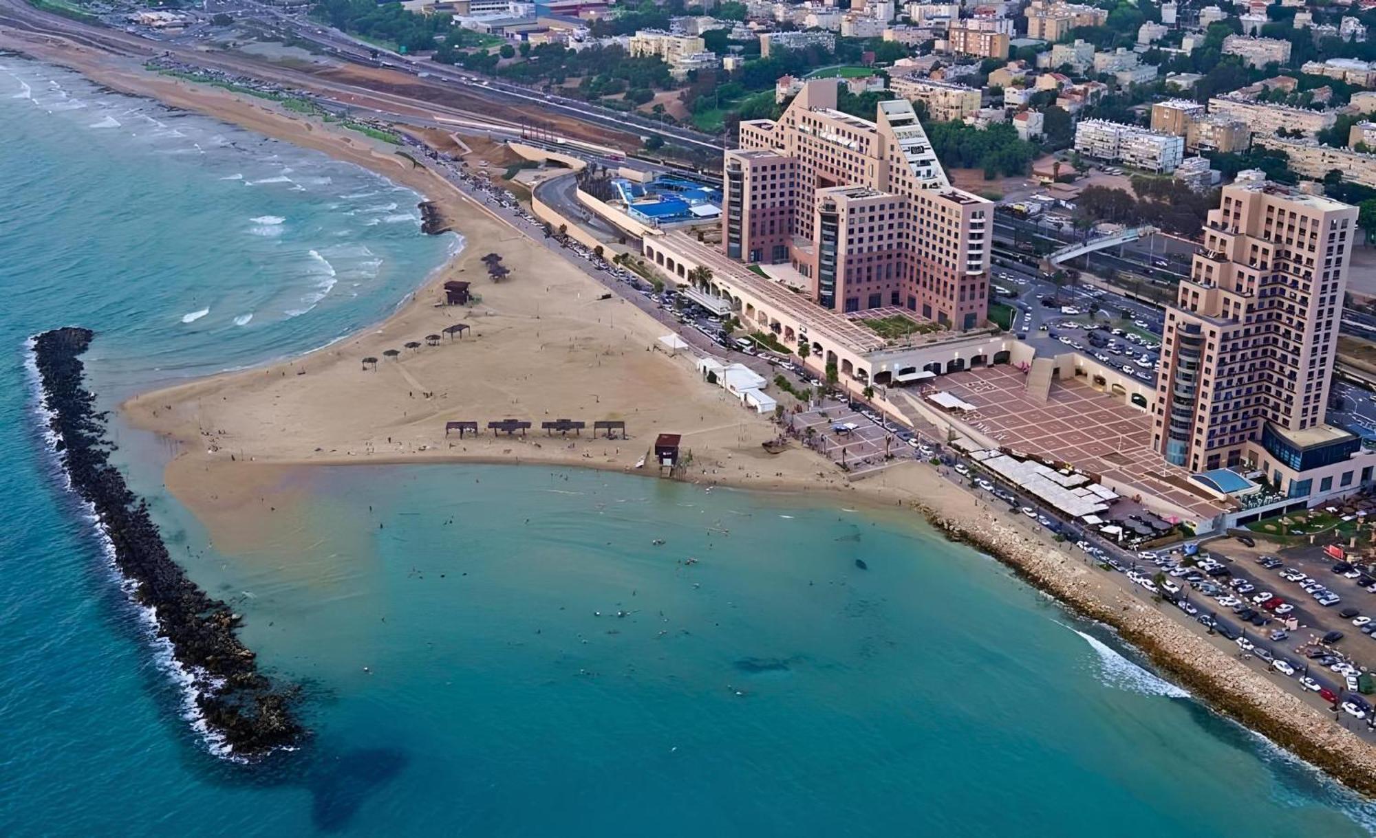 Almog Beach Apt Hotel מלון דירות אלמוג ביץ' Haifa Buitenkant foto